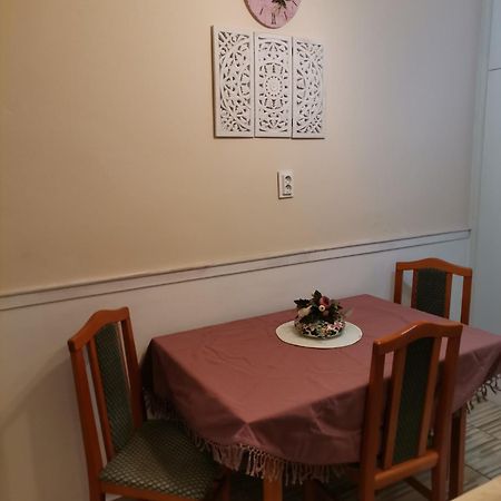 פץ' Malomszeg Apartman מראה חיצוני תמונה